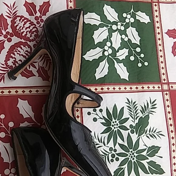 SOLD 💕 Authentic Manolo Blahnik Mary Jane Pumps 2 - Picture 8 of 12